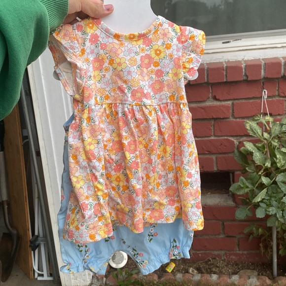 Carters 3 Piece Set 3 Months - Picture 2 of 3